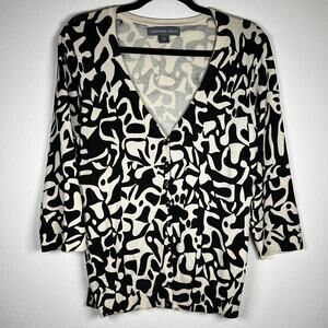 Josephine Chaus| Women’s artsy v-neck cardigan button up top